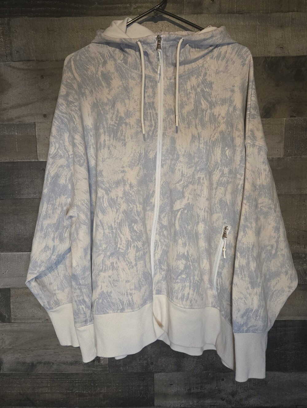 Old Navy Light Blue and White Zip-Up Hoodie